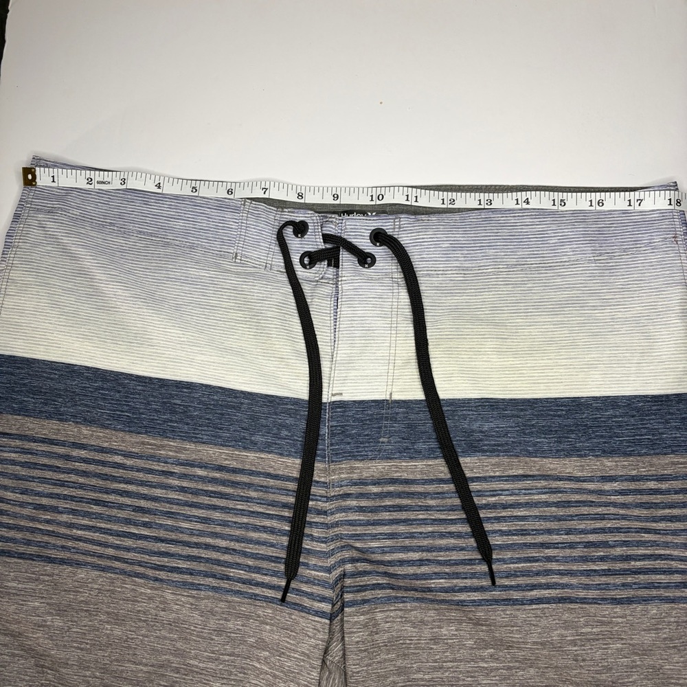 Hurley Men’s Blue and Gray Gradient Stripe Board Shorts - Picture 7 of 10